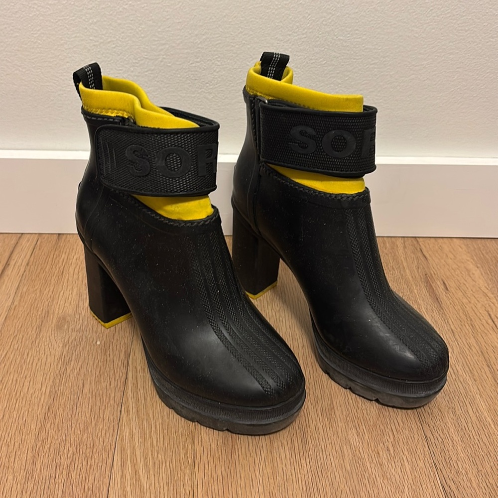Unique Lined Sorel Rain Boots